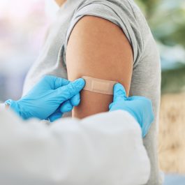 Conseils santé à la rentrée : vaccins à jour, bilans médicaux et gestes de prévention pour toute la famille.